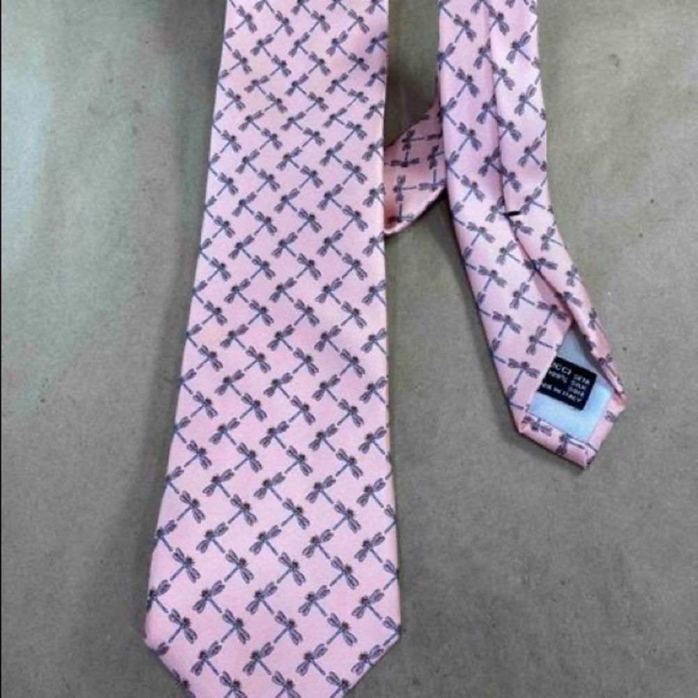 Authentic Gucci Pink Silk Dragonfly Tie 58"